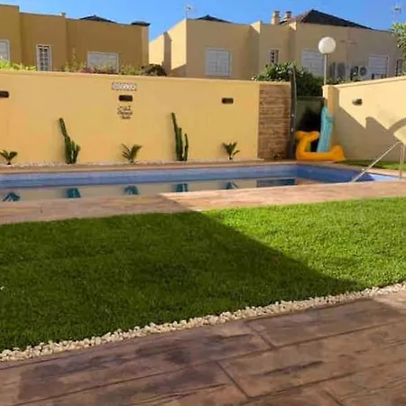 Holiday home Casa De Lujo Con Piscina A 5 Minutos Andando Del Recinto Ferial
