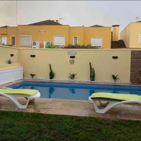 Casa De Lujo Con Piscina A 5 Minutos Andando Del Recinto Ferial Holiday home *